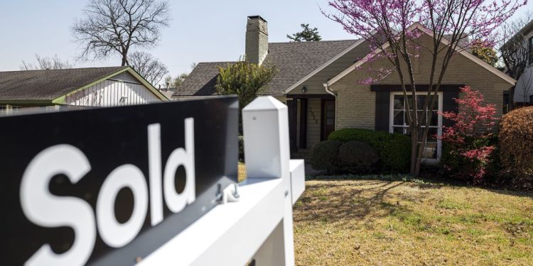Realtor Says D Fw Home Prices Down 8 From Peak 63E522Bd652Ef