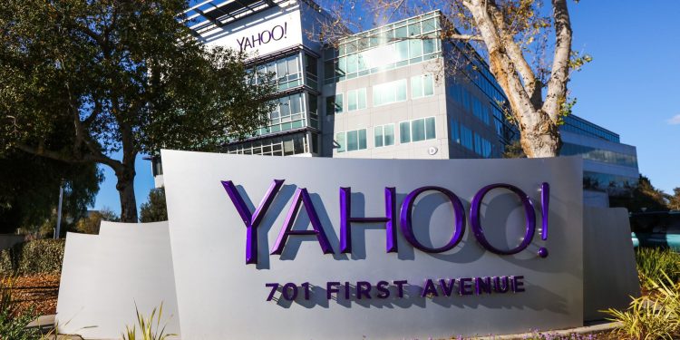 Yahoo Will Lay Off 20 Of Employees Or 1600 People 63E5572501992
