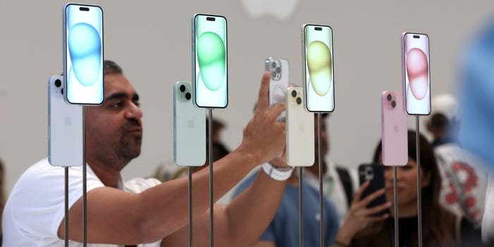 Apple Rises After Strong Iphone 15 Pre-Orders Show Demand Is Outpacing Supply