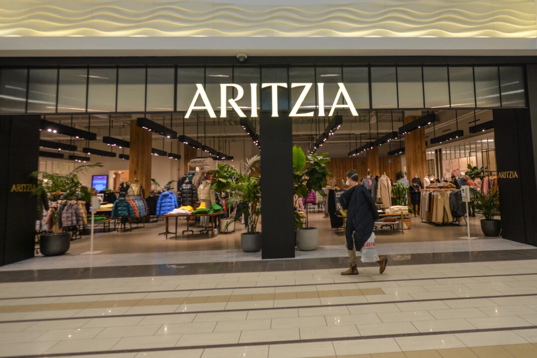 Aritzia Closes Up 21 As Sales Beat Expectations Stock Upgraded 65A070340A3F2